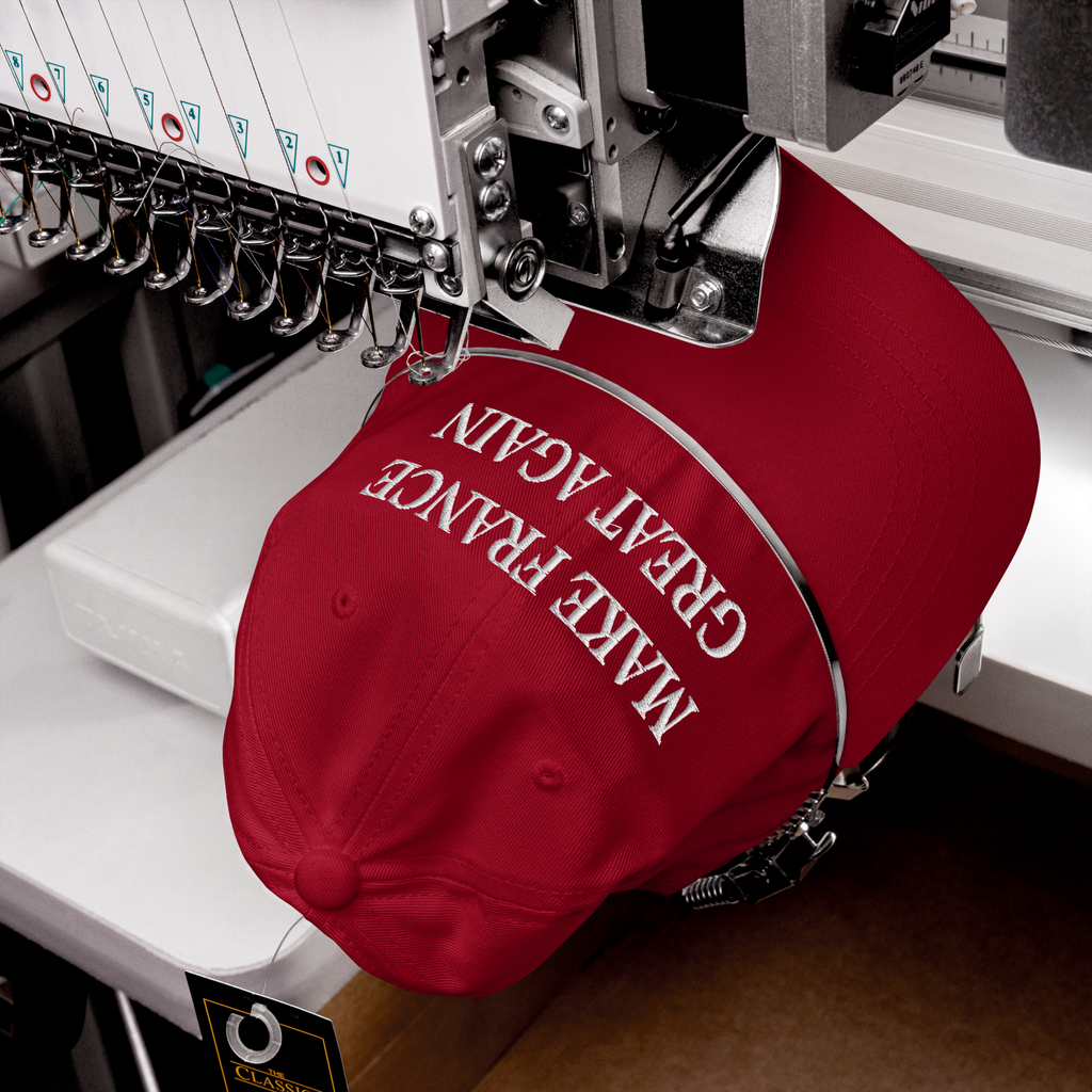 Casquette rouge Make France Great Again + écusson sur le coté